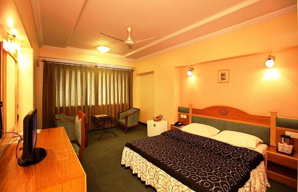 Brijwasi Royal Hotel Mathura Luaran gambar